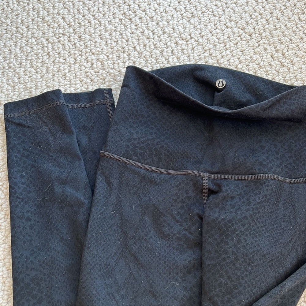 LULULEMON - Picture 2 of 3